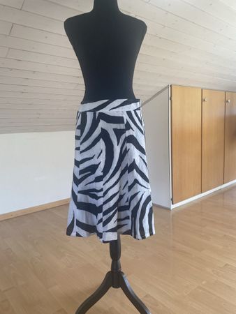 Rock Zebrastyle 100% Leinen Grösse 40 Neuwertig