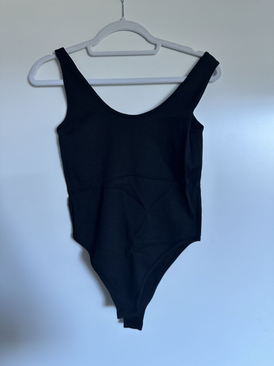 Jumpsuits: Body Damen Schwarz Grösse L Neu – D'occasion à Reinach BL par Alles_muss_weg00