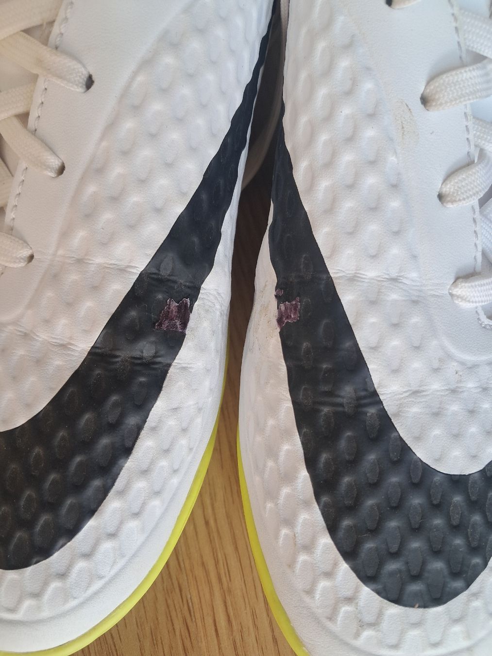 Nike Chaussures hommes: Fussballschuhe Nike Hypervenom Grösse 40 gebraucht – D'occasion à Biel/Bienne par sof_yx5y 1