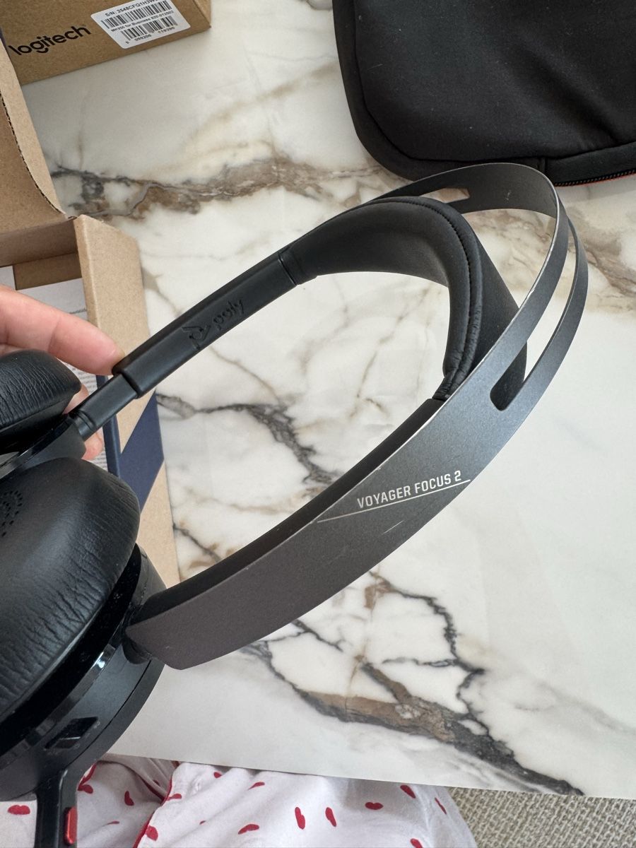 Cuffie: Poly Voyager Focus 2 UC Headset Used – Nuovo (secondo la descrizione) da Zürich venduto da di_archive 5
