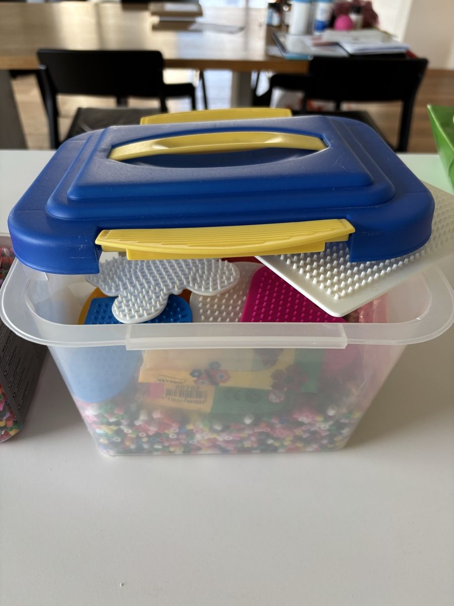 Kit bricolage: Kleine Bügelperlen mit Steckplatten – Usato da Rain venduto da Denbie 4