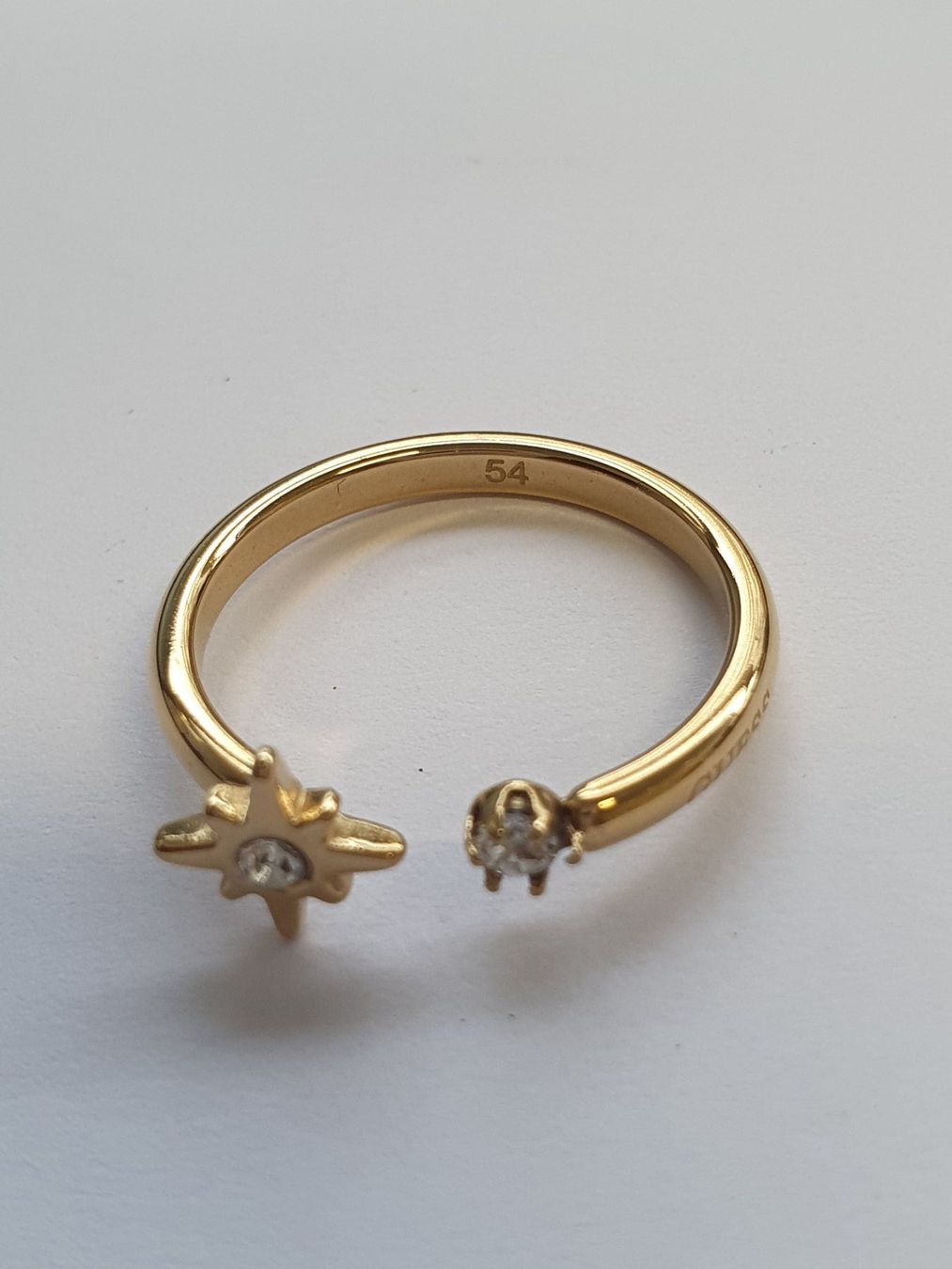 Guess Anelli: Schöner Ring von Guess mit Stern – Nuovo (secondo la descrizione) da Wettingen venduto da __Dom__