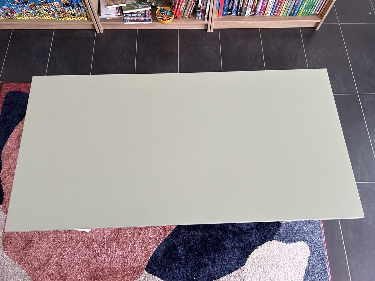 Scrivanie: Ikea Schreibtisch – Usato da Winterthur venduto da jin_nq2j 1