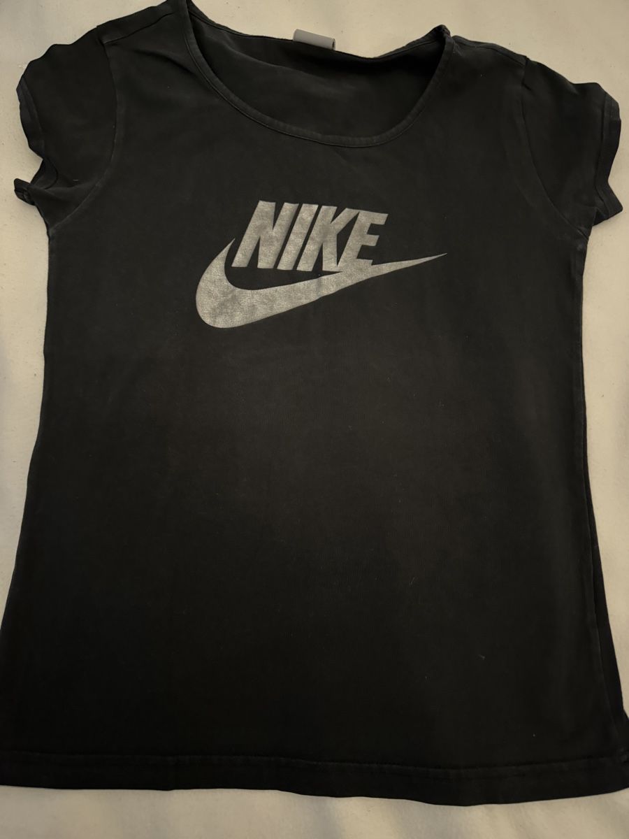 Nike Magliette Polo: Nike vintage Shirts damen – Usato da Basel venduto da sch_9g6x 4