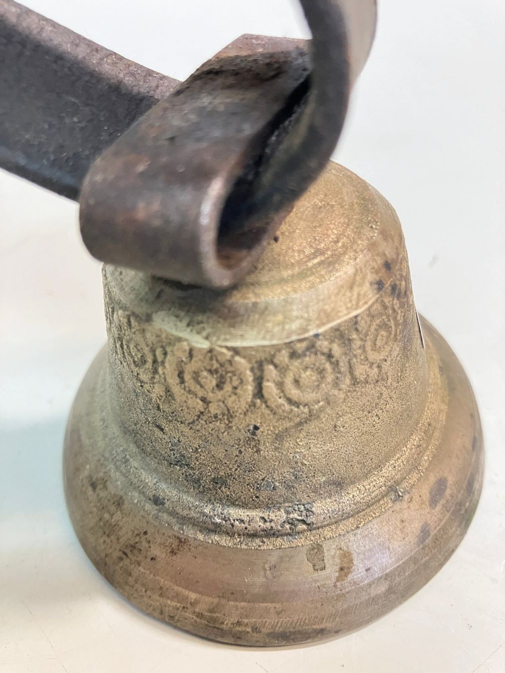 Campanacci mucche: Alte Kleine Glocke mit Riemen – Usato da Horw venduto da luzernicus 2