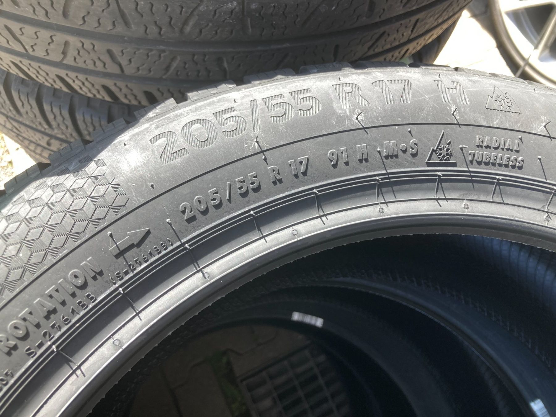 Continental Pneus & Kompletträder: 205/55R17 Winterpneu Continental – Neu und originalverpackt aus Cham von WB2223 2