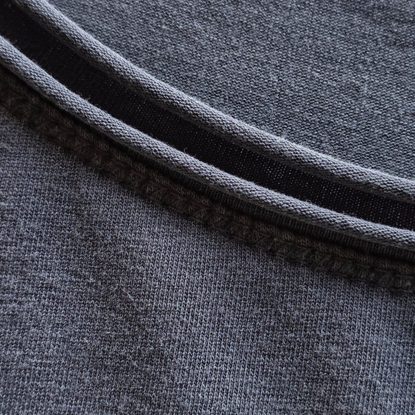 Nile Pulls & Sweat-shirts: 🐸 NILE LONG SHIRT PULLOVER S RAUCHGRAUBLAU – D'occasion à Môtier (Vully) par Frogs 1