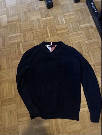 tommy hilfiger size M