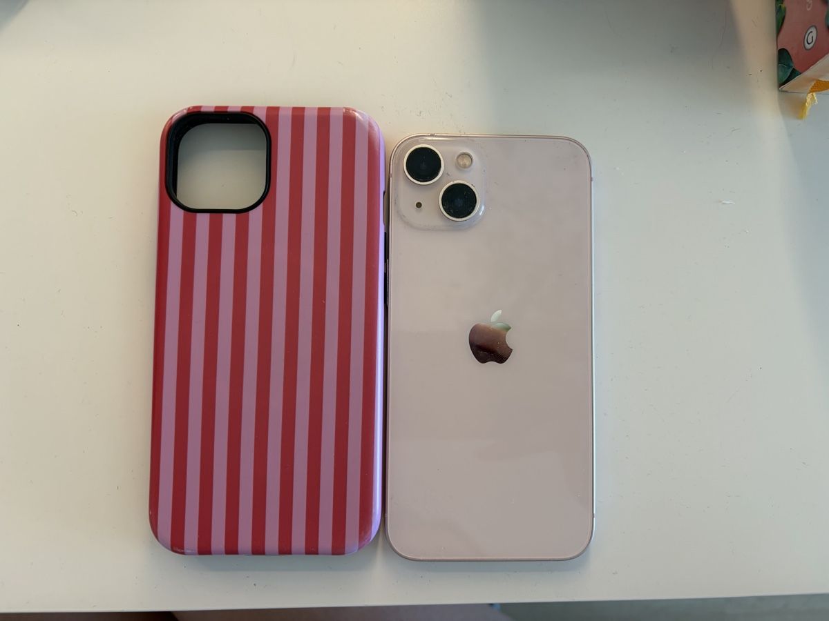 Apple Handys / Smartphones: Gebrauchtes iPhone 13  – Gebraucht aus Rütihof von liv_k2bp 1