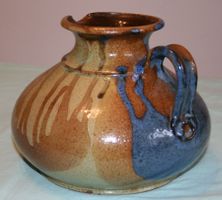 Schöner handgemachter Tonkrug (Österreich) Durchmesser 23cm,