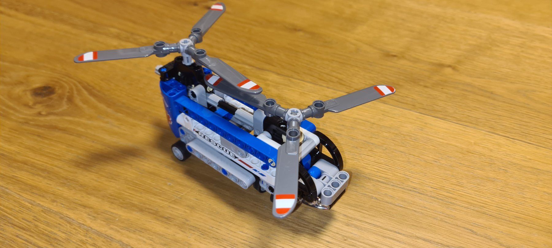Lego Giocattoli: Lego Technic 42020 - Twin-rotor Helicopter – Usato da Windisch venduto da mawa667 2