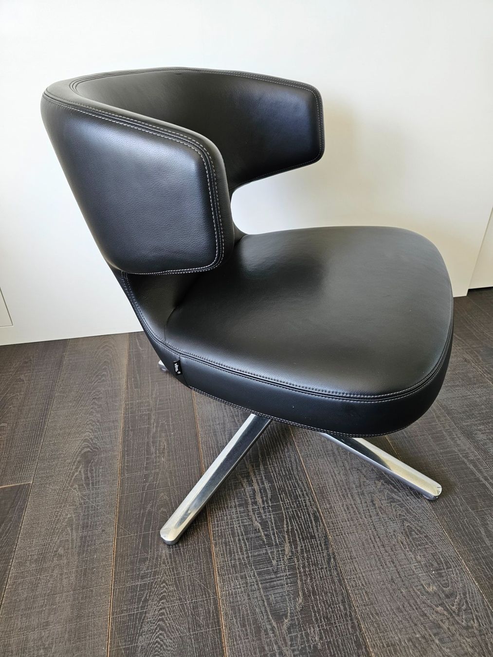 Vitra Poltrone: DESIGN VITRA Petit Repos Ledersessel – Usato da Münchenstein venduto da Trayo 4
