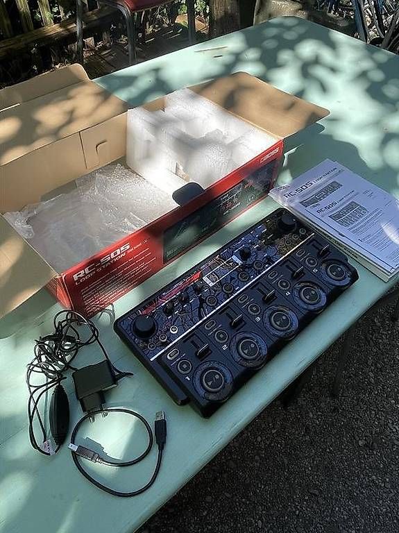 Instruments de musique: BOSS RC-505 MK1 Loop Station – D'occasion à Zürich par arm_x7kq 1