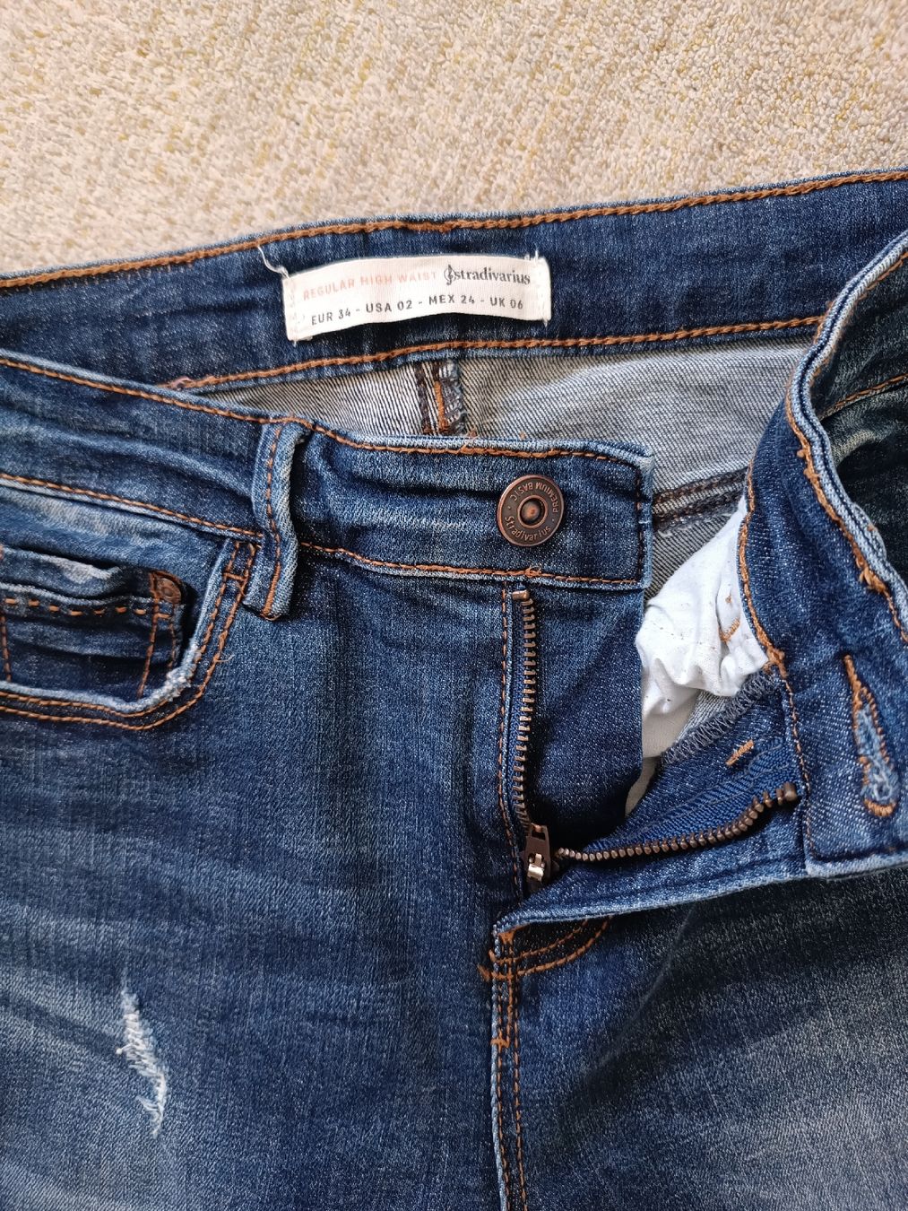 Stradivarius Jeans: JEAN STRADIVARIUS REGULAR HIGH WAIST 34 – Nuovo (secondo la descrizione) da Sierre venduto da shirley04 5
