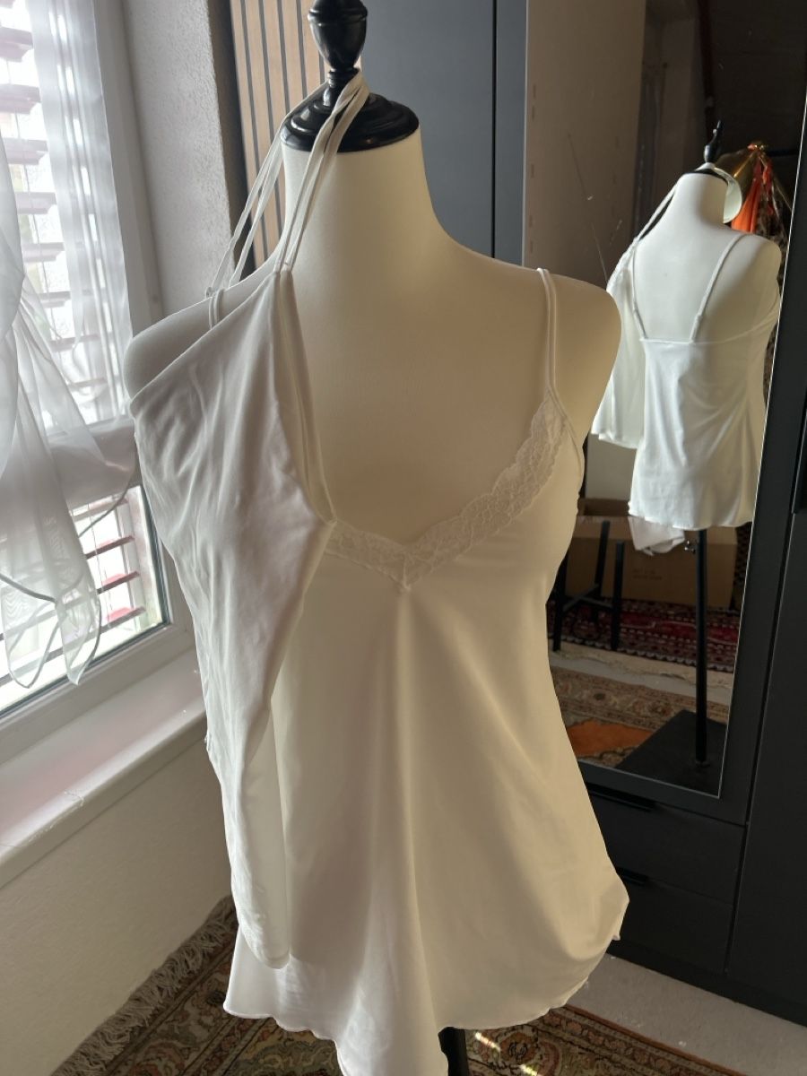 Tops: Zwei neue Top L /XL weiss – Neu (gemäss Beschreibung) aus Bettlach von Aresdiego
