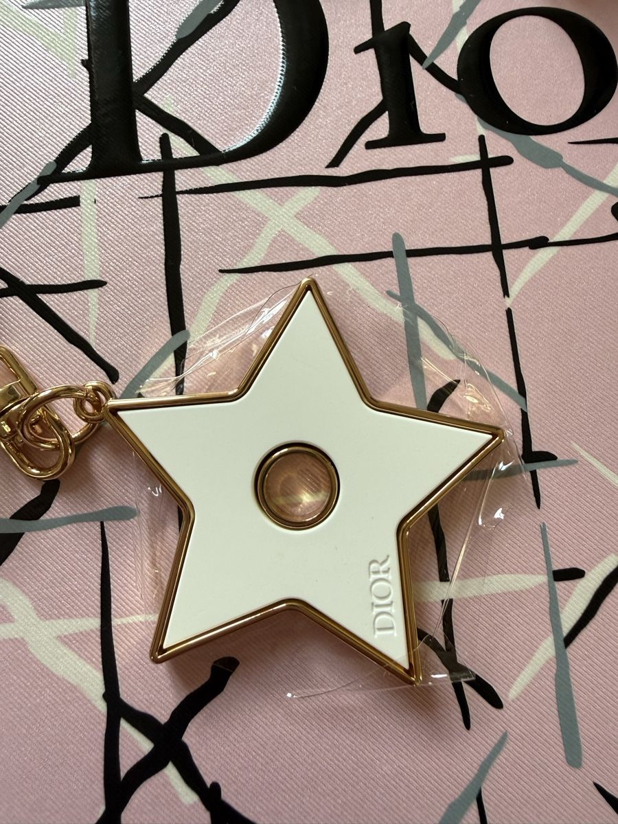 Dior Portachiavi: Dior Key Ring white star Etoile Blanche Porte-Cle – Nuovo e nell'imballaggio originale da Luzern venduto da sas_r89l 1