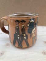 Keramik Krug bemalt mit Figuren braun guter Zustand