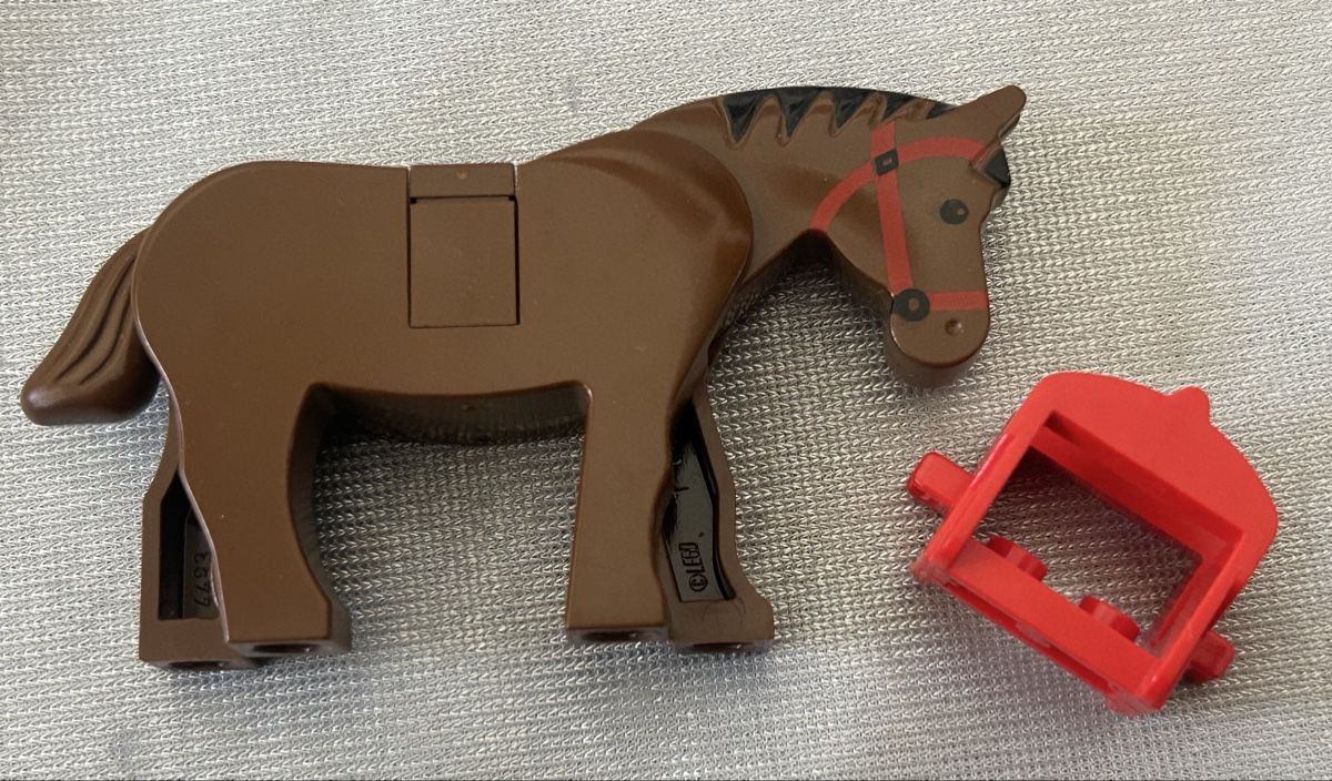 Lego Statuette: LEGO Pferd mit Sattel – Usato da Winterthur venduto da stella67