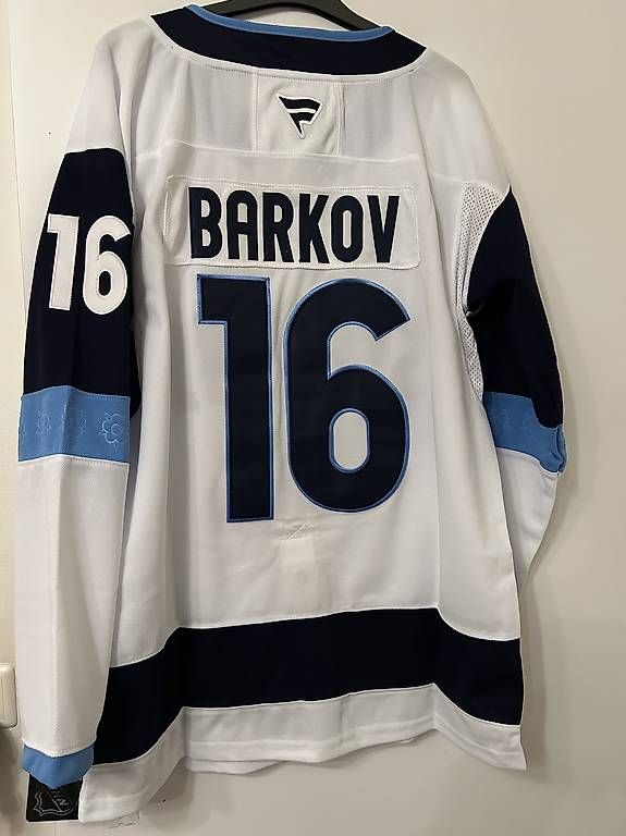 Maillots de corps & Pantalons: Finnland #16 Barkov Jersey – D'occasion à Effretikon par PrimeTimeB 1