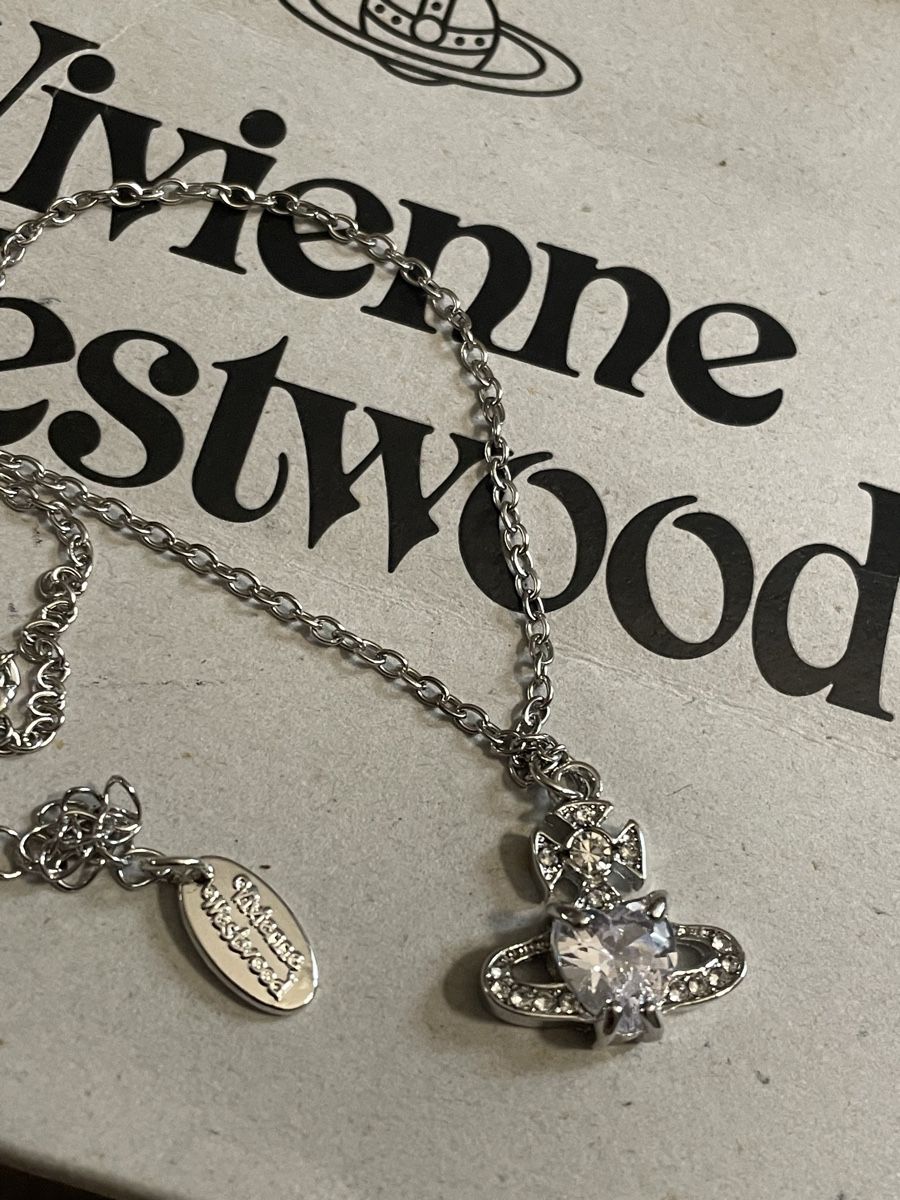 Colliers: Vivienne Westwood Necklaces – Neuf (Voir description) à Balerna par jay_9qzs