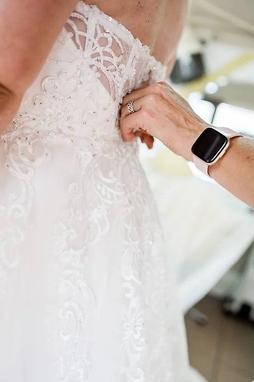 Kleider: Hochzeitskleid mit Schleppe – Gebraucht aus Wiler b. Seedorf von hugi83 3