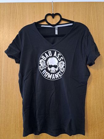Schwarzes T-Shirt, Grösse L, Bad Ass Romance Skull 💀 Top!