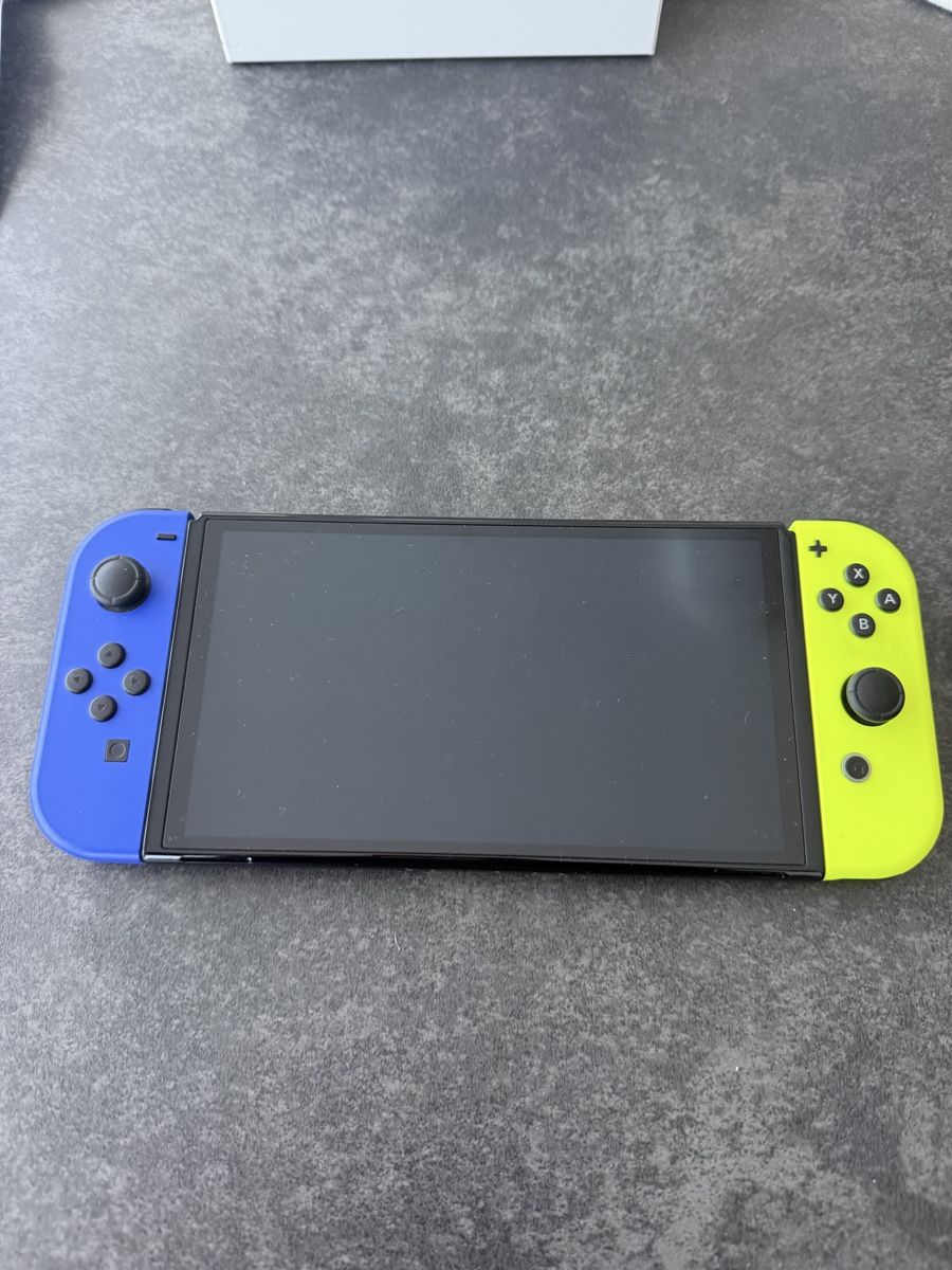 Nintendo Console: Nintendo Switch OLED mit docking station – Usato da Obergösgen venduto da val_x7qk