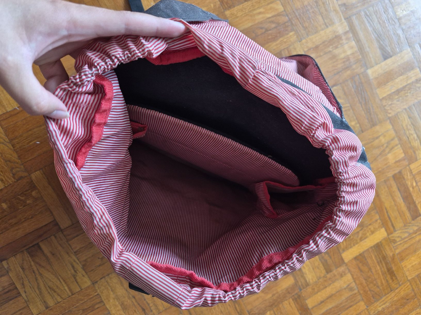 Herschel Zaini: Sac à dos Herschel noir  – Usato da Villars-sur-Glâne venduto da dia_2q2l 2