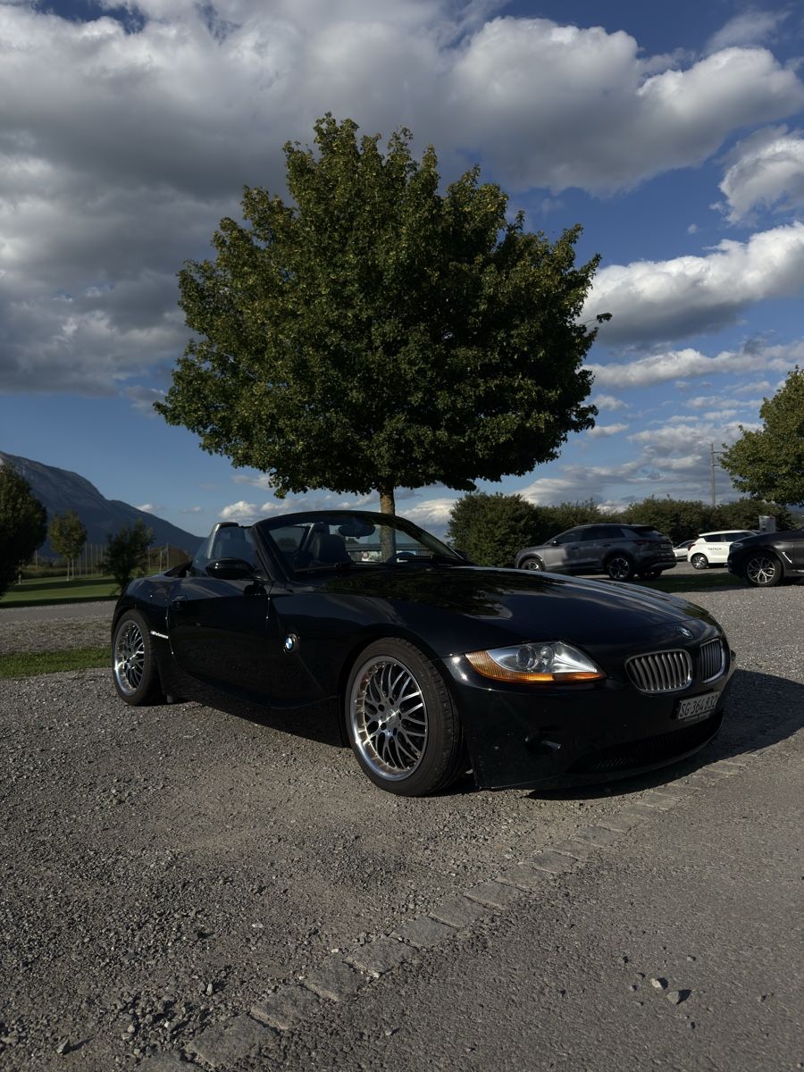 BMW Autos: BMW Z4 3.0 Cabriolet – D'occasion à Gams par neg_jz88 1