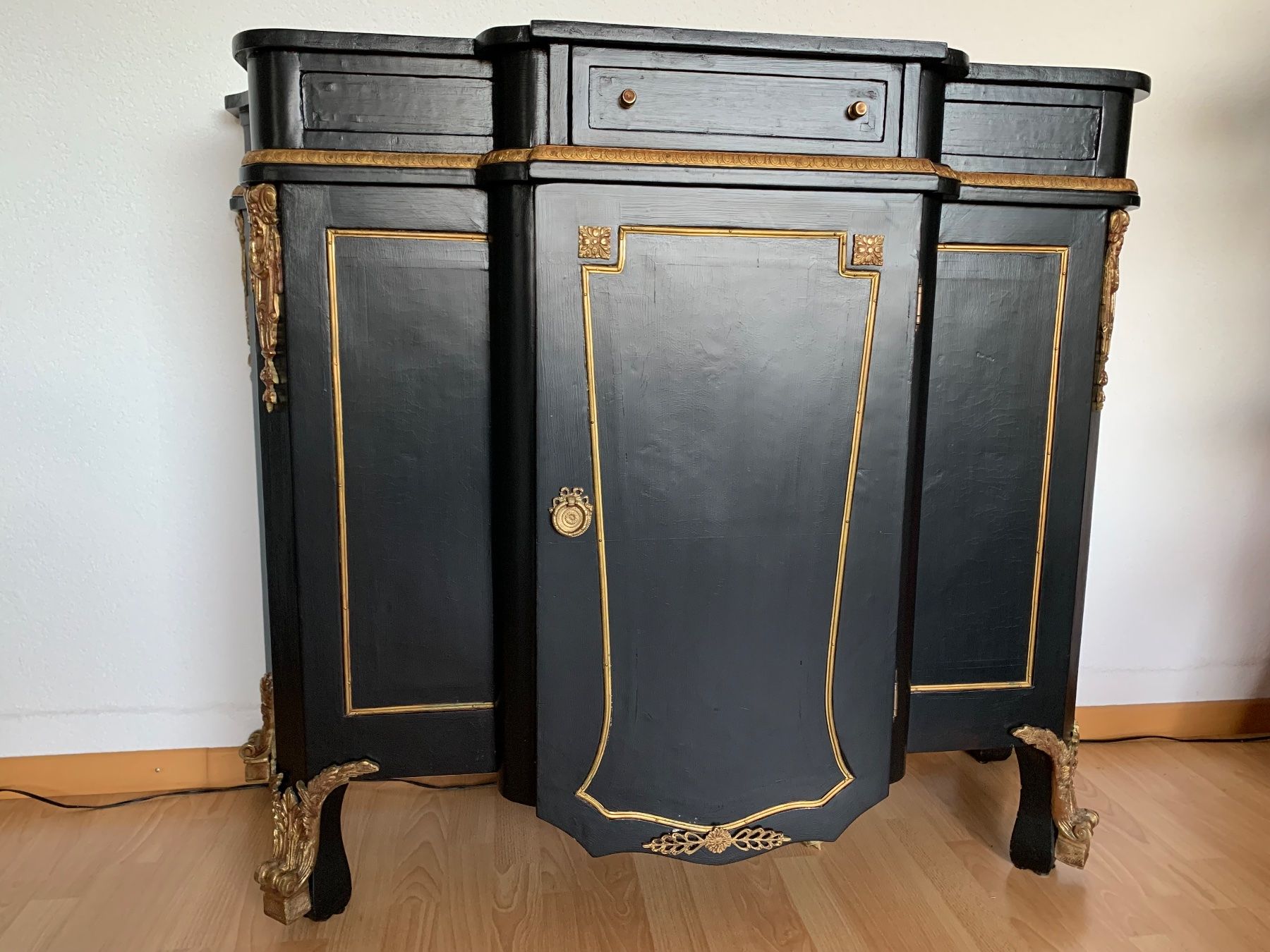 Cassettiere: Sideboard Kommode Schwarz / Gold – Usato da Hettlingen venduto da nad_7cxc 2