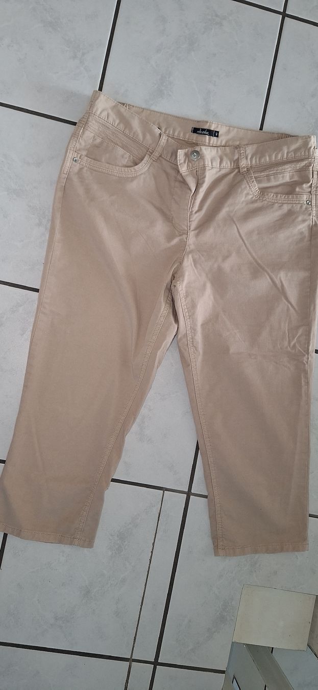Pantaloni: Damen Hose  Gr. 42 hellbraun – Usato da Schwyz venduto da cla_8w6t