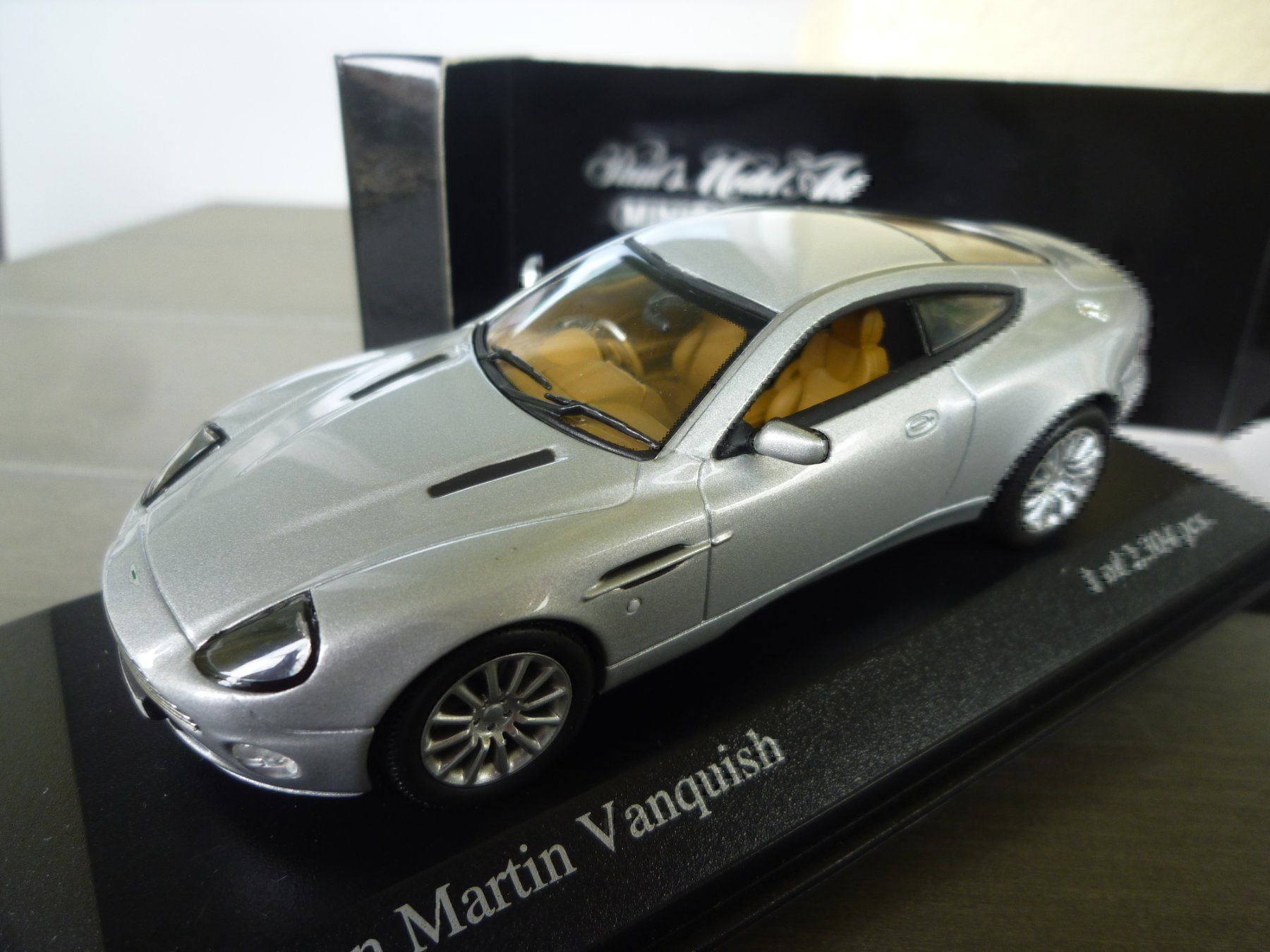 Minichamps Modellini d'auto: Aston Martin Vanquish (2002) – Nuovo e nell'imballaggio originale da Flawil venduto da Imperiosud 4