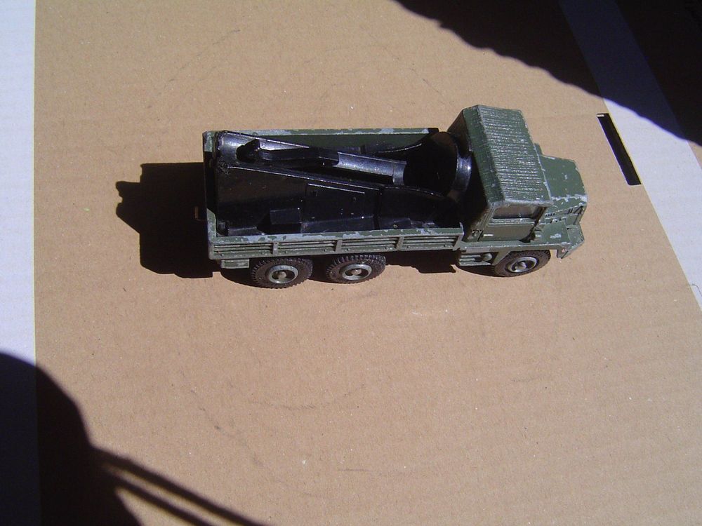 DINKY TOYS 816 BERLIET GAZELLE LANCE FUSEE EUR 50,00 - FR