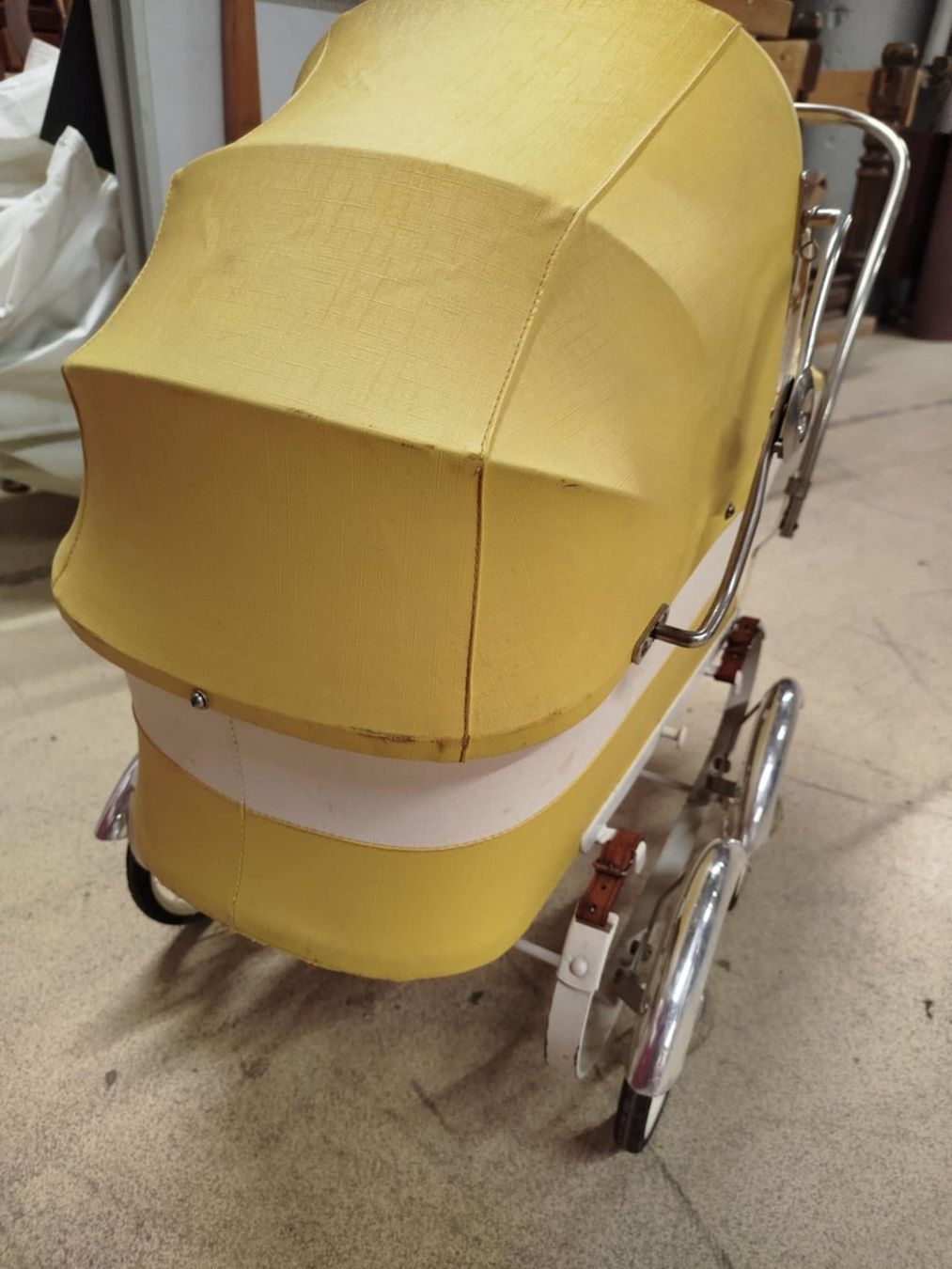 Puppenwagen: Ancienne poussette pour  poupée ( nr 2 ) – Gebraucht aus La Chaux-de-Fonds von Emmaus2300CDF 2