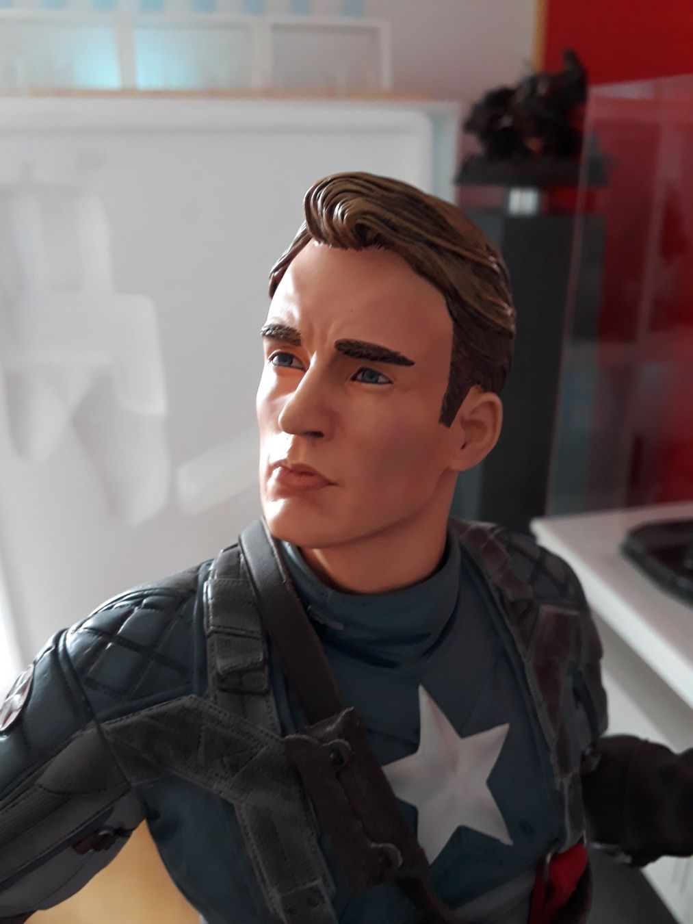 Figuren: Captain America Sideshow Premium Format Figur – Gebraucht aus Benken SG von Moviestars 3