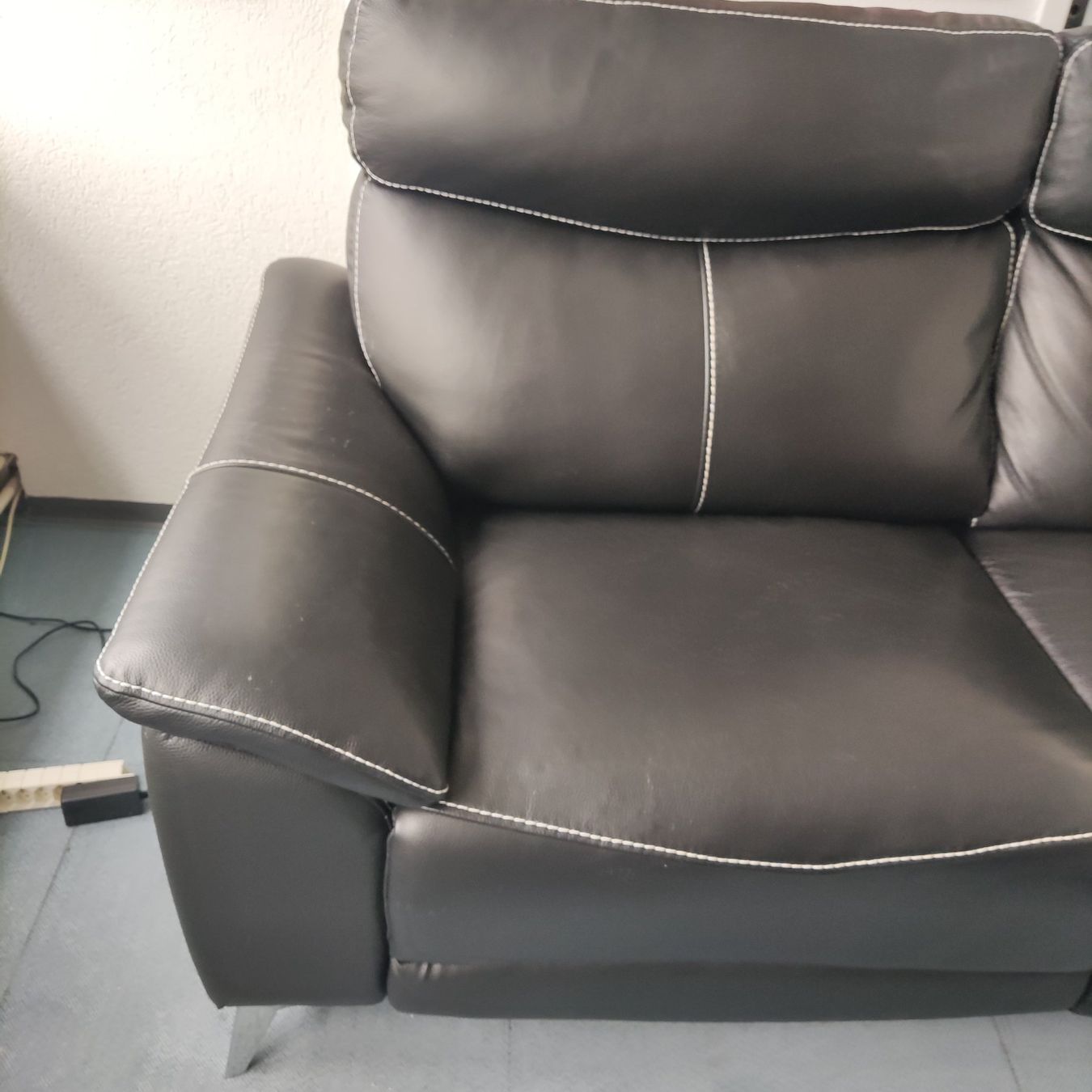 Divani: Schwarzes Echtleder Relaxsofa mit Elektrofunktion – Usato da Solothurn venduto da Csw1 3