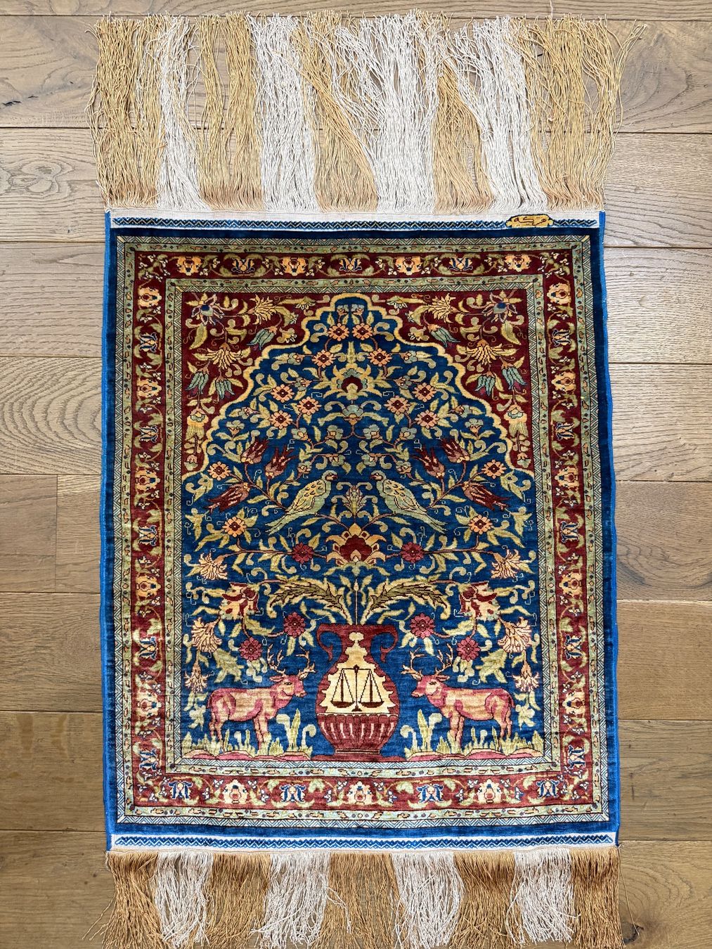 Tappeti: Seltener Hereke -  handgeknüpfter Seidenteppich – Usato da Bennau venduto da Mayer_Carpets 3