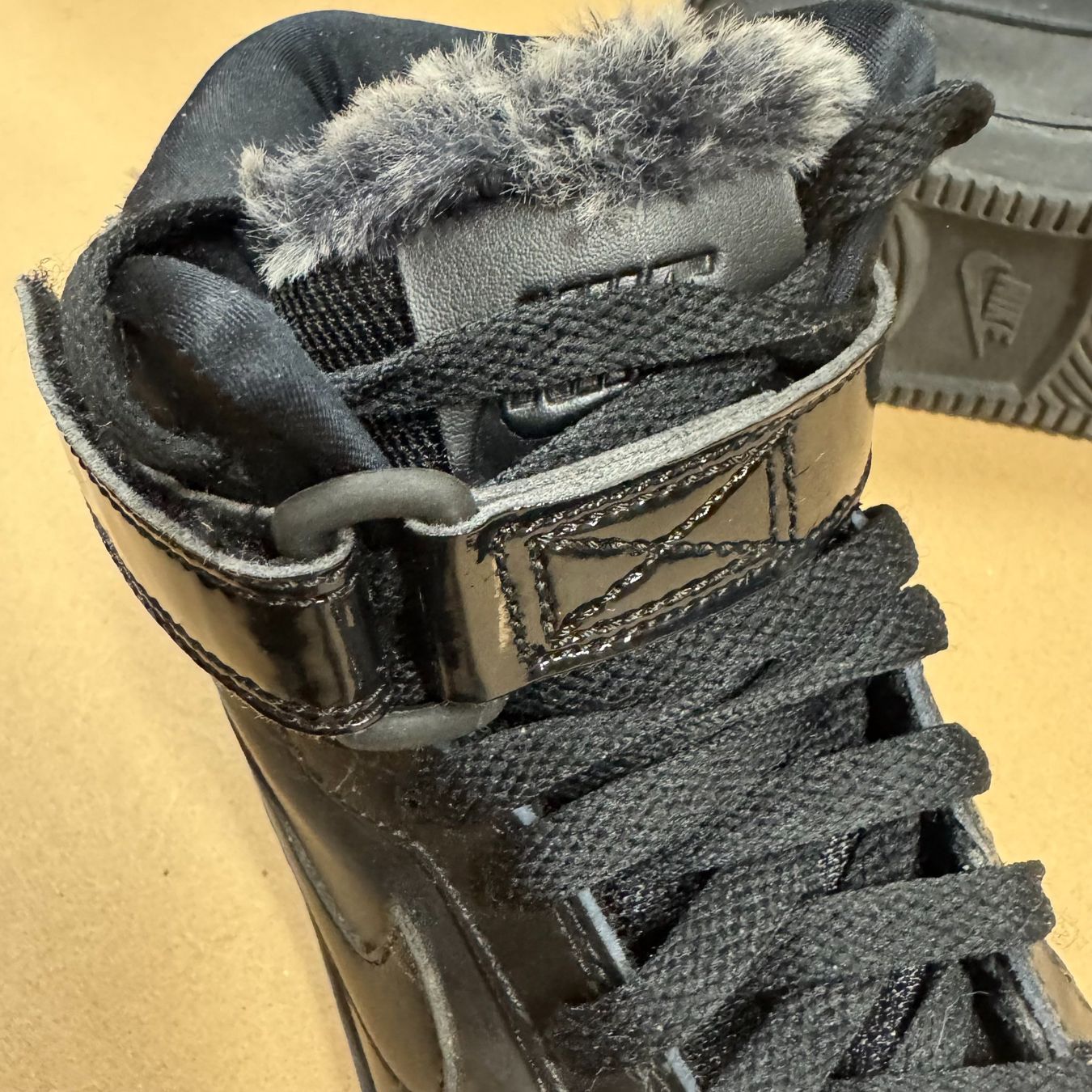 Nike Damenschuhe: Nike vintage high top sneakers size 38.5 – Gebraucht aus St. Gallen von sourced_limited 3