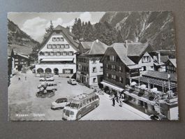 WASSEN - DORFPLATZ - REISEBUS - VIELE ALTE AUTOS