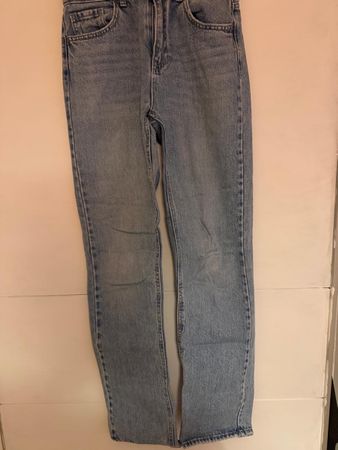 Sehr gut erhaltene Jeans, Grösse 36, perfekt für den Sommer!