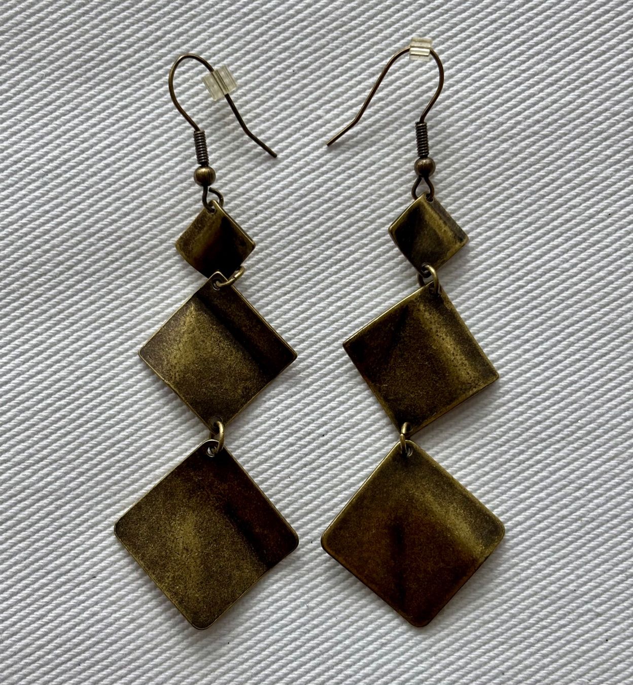 Ohrringe & -stecker: 🤍 Ohrringe / Ohrschmuck / Modeschmuck, messingfarben 🤍 – Gebraucht aus Geroldswil von 2nd-Chance 2