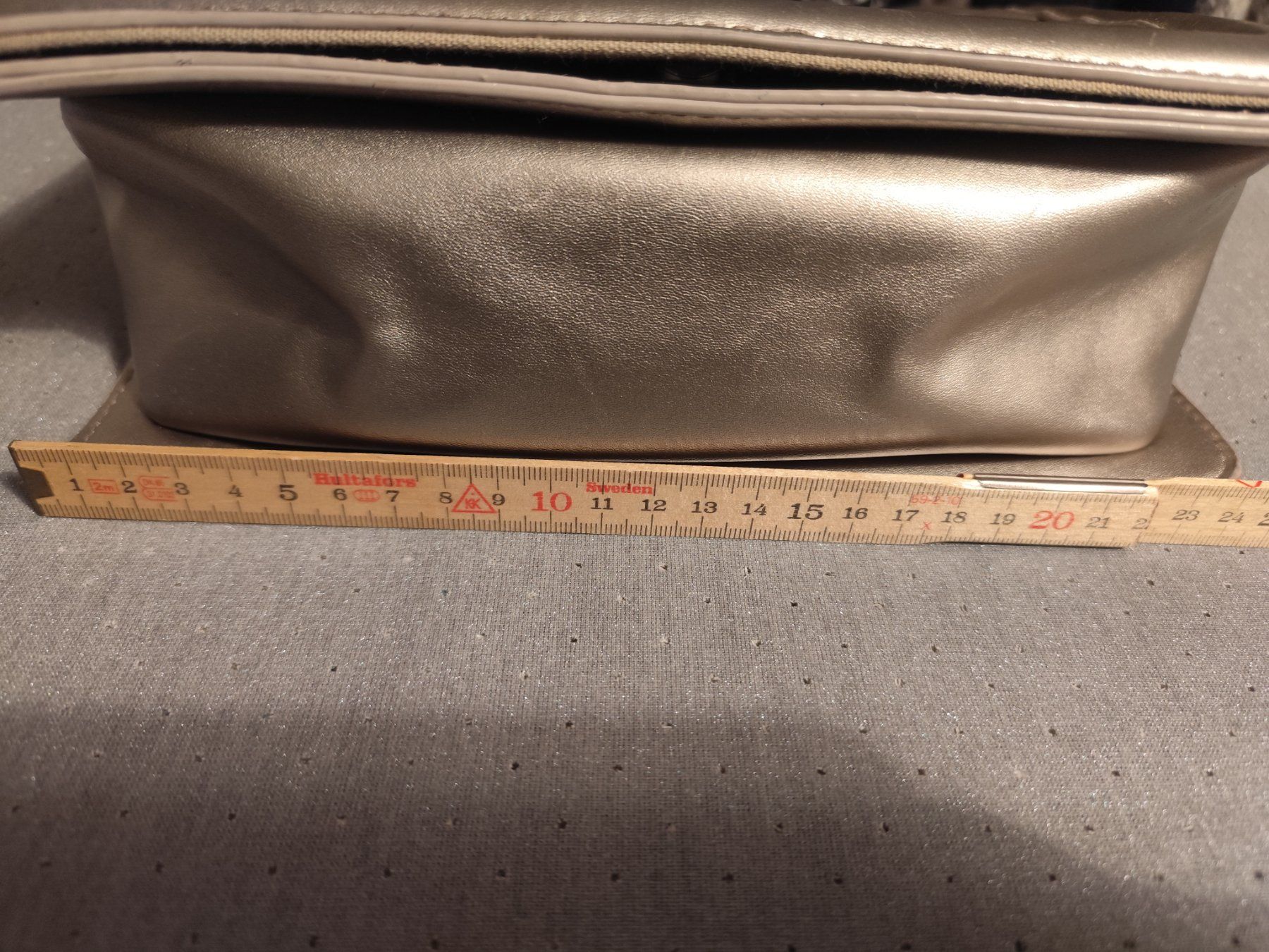 Taschen für Damen: Tasche Silber – Gebraucht aus Locarno von DarjaRonco 8