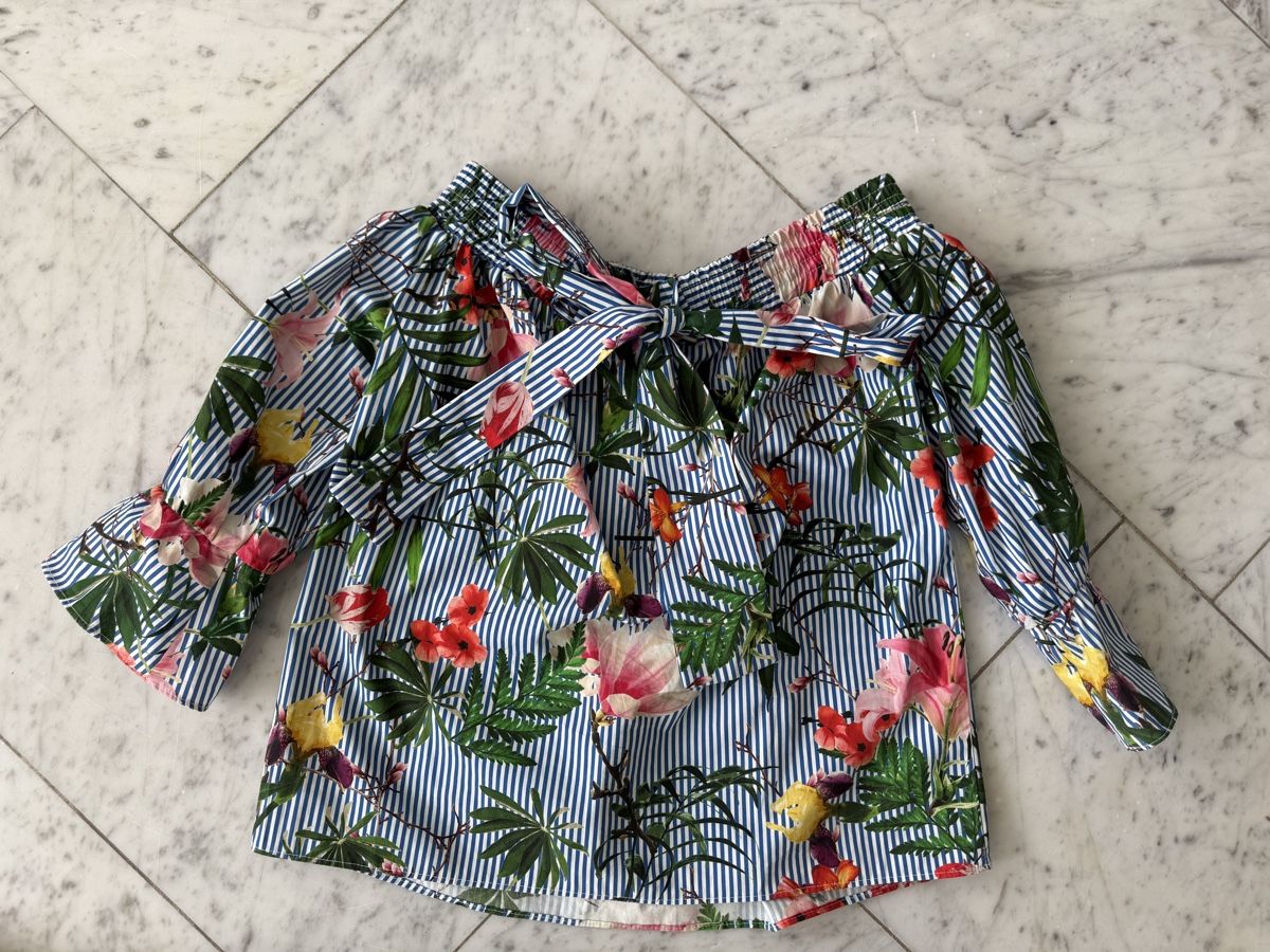 Mango Camicette: Bluse Carmen Gr. S Off-Shoulder blau gestreift Blumen – Nuovo (secondo la descrizione) da Seewen SO venduto da HappyHappyHappy 1