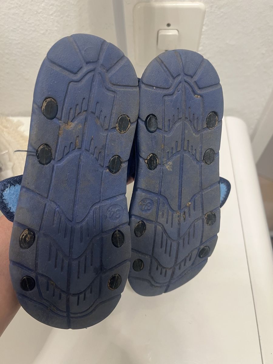 Scarpe per ragazzi: AVENGERS SANDALEN GR 34 – Usato da Basel venduto da theo-g77 2
