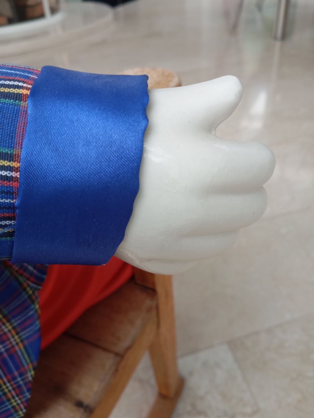 Statuette: Clown-Figur auf einem antiken Kinderstuhl – Usato da Oberägeri venduto da baerghuus 5