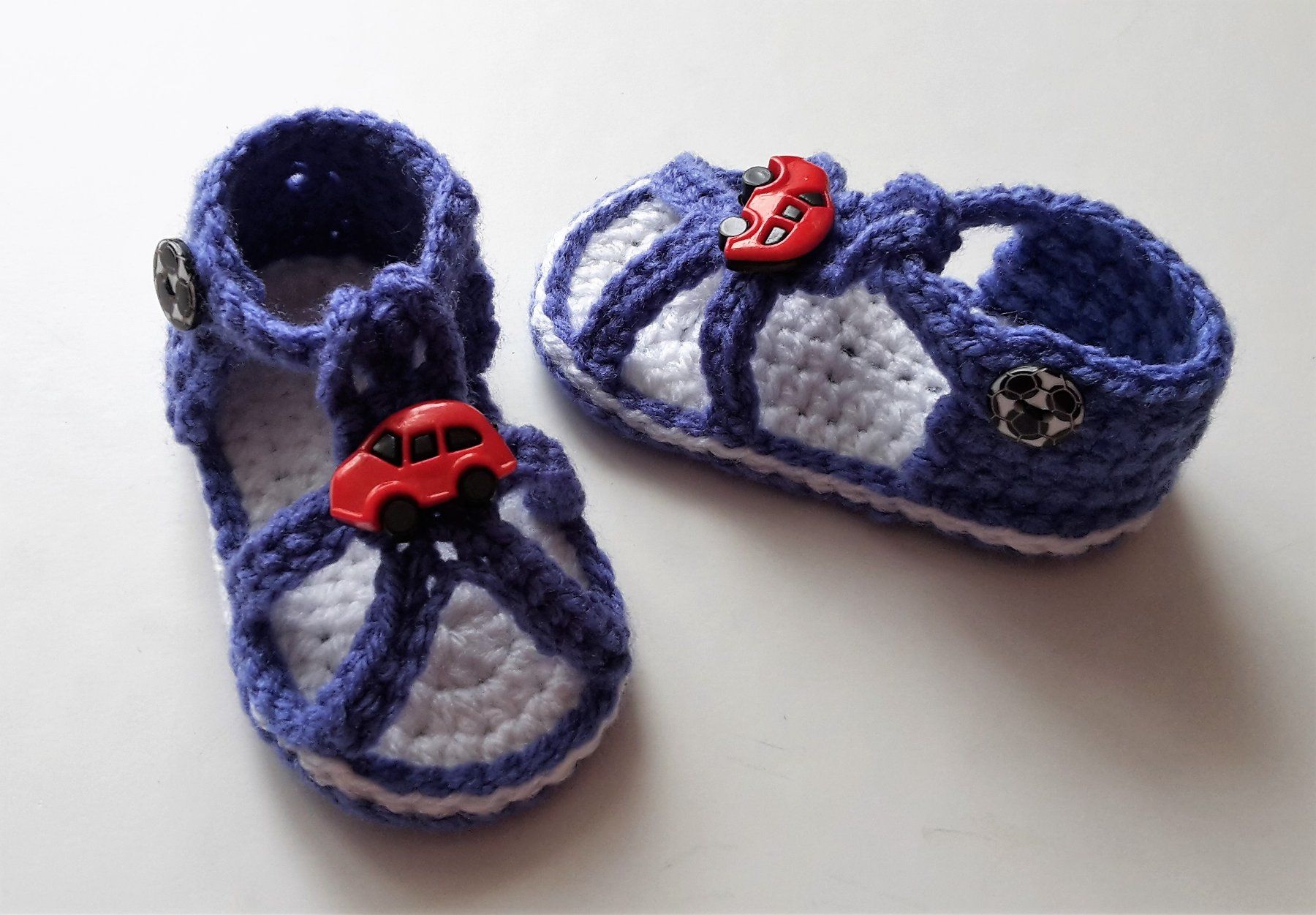 Scarpe per ragazzi: Baby-Sandale, gehäkelt_2. Bis 3 Monate. – Nuovo e nell'imballaggio originale da Romanshorn venduto da Octa27