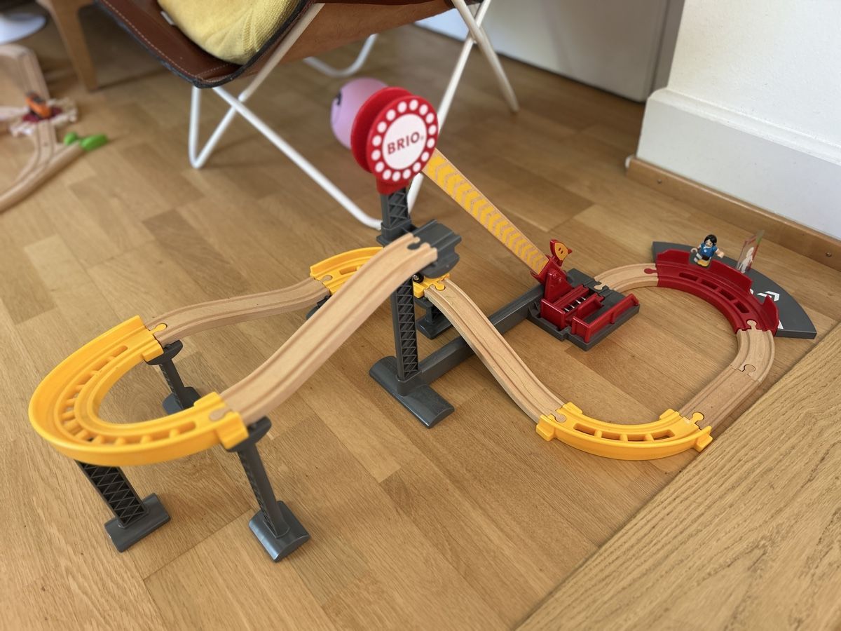 Brio Giocattoli: Brio - Achterbahn – Usato da Zürich venduto da Lenajung