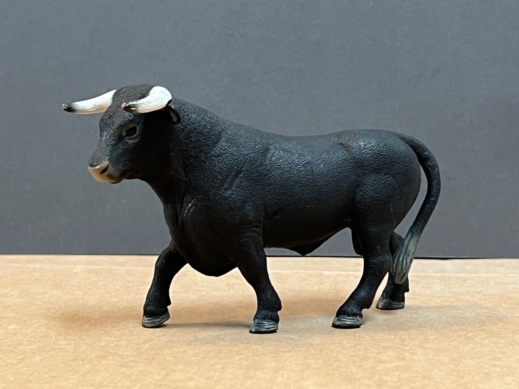 Schleich Statuette: Schleich 13875 Schwarzer Stier – Usato da Ennetbaden venduto da mapa05