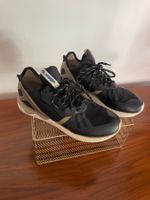 adidas Tubular, schwarz / beige, Grösse 43 1/3 EU / 9,5 US