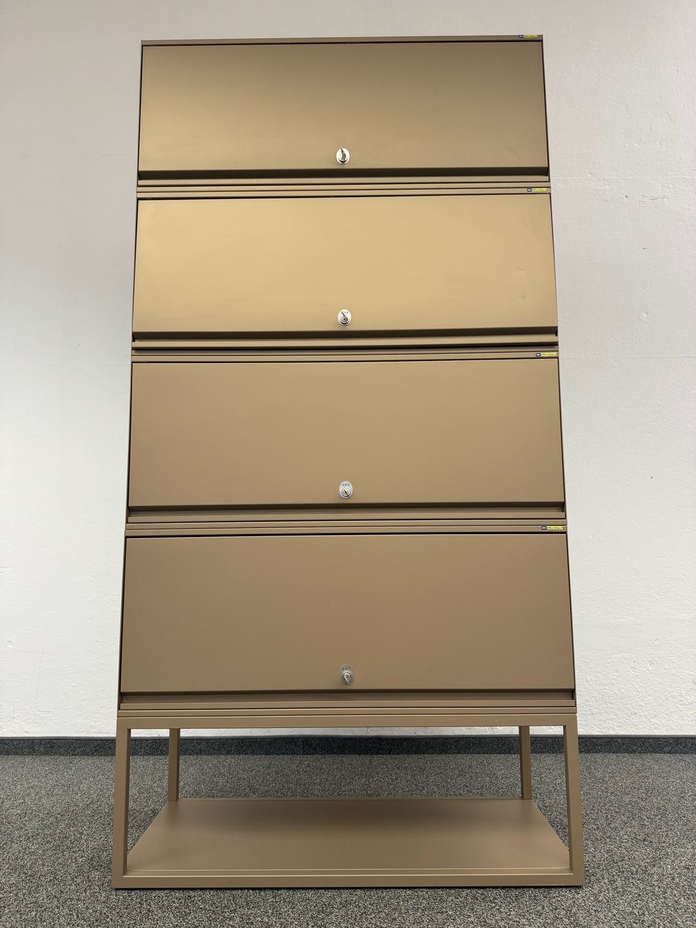 Lista Armoires: Lista Office LO Locker mit 4 Fächern mit Schlüssel – D'occasion à Schönenwerd par mcofficeshop 4